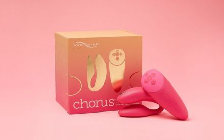 Розовый вибратор Chorus для пар